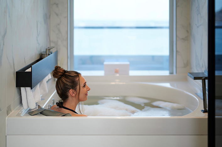 Spa Bath in a Spa Suite, Scenic Eclipse II