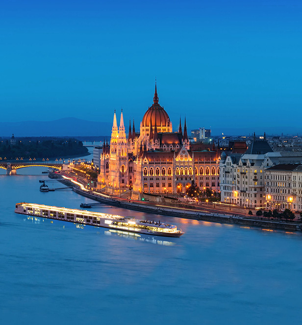 Scenic Jasper cruising through Budapest